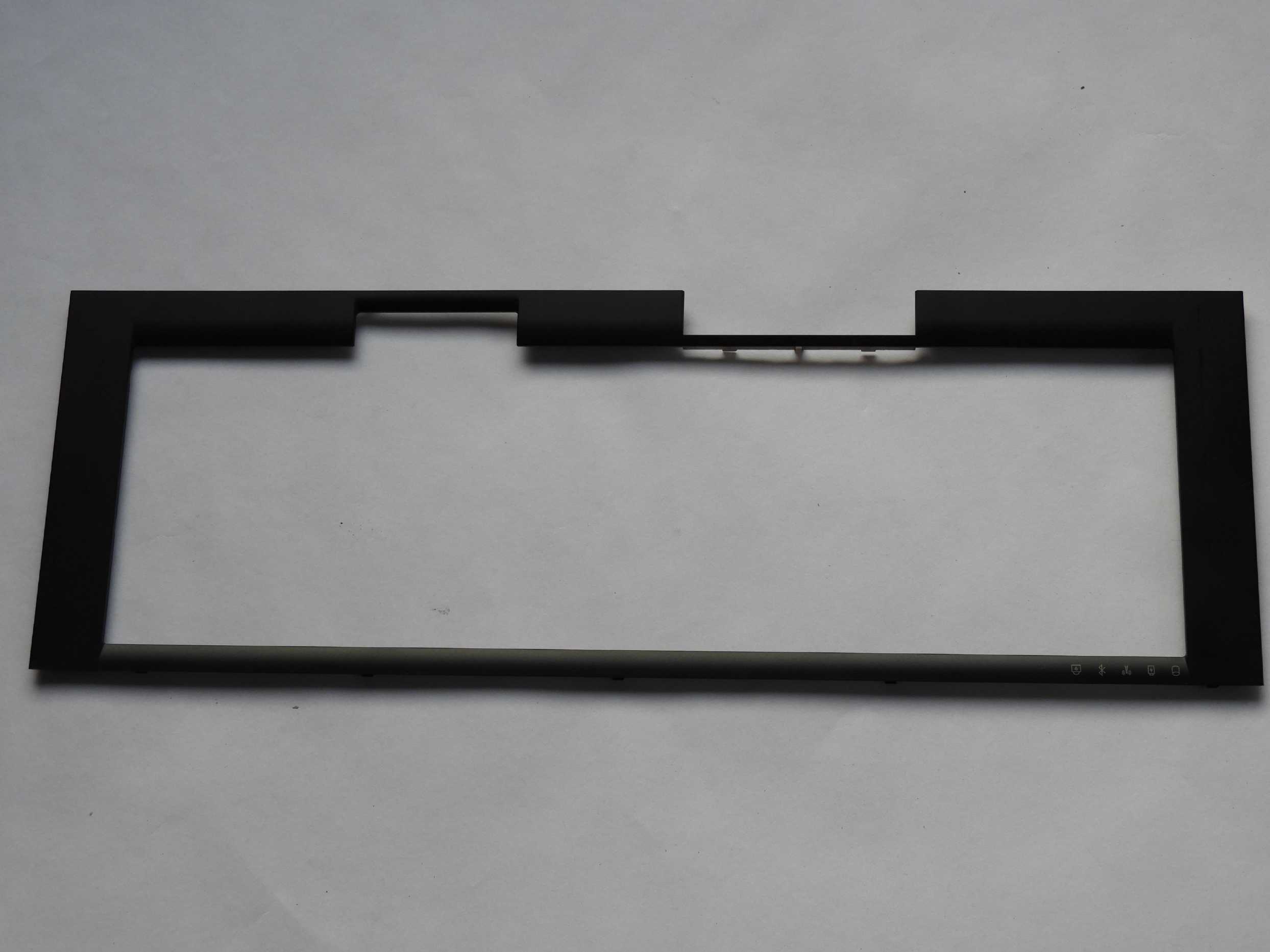 Rámeček kolem klávesnice Dell Precision M6600