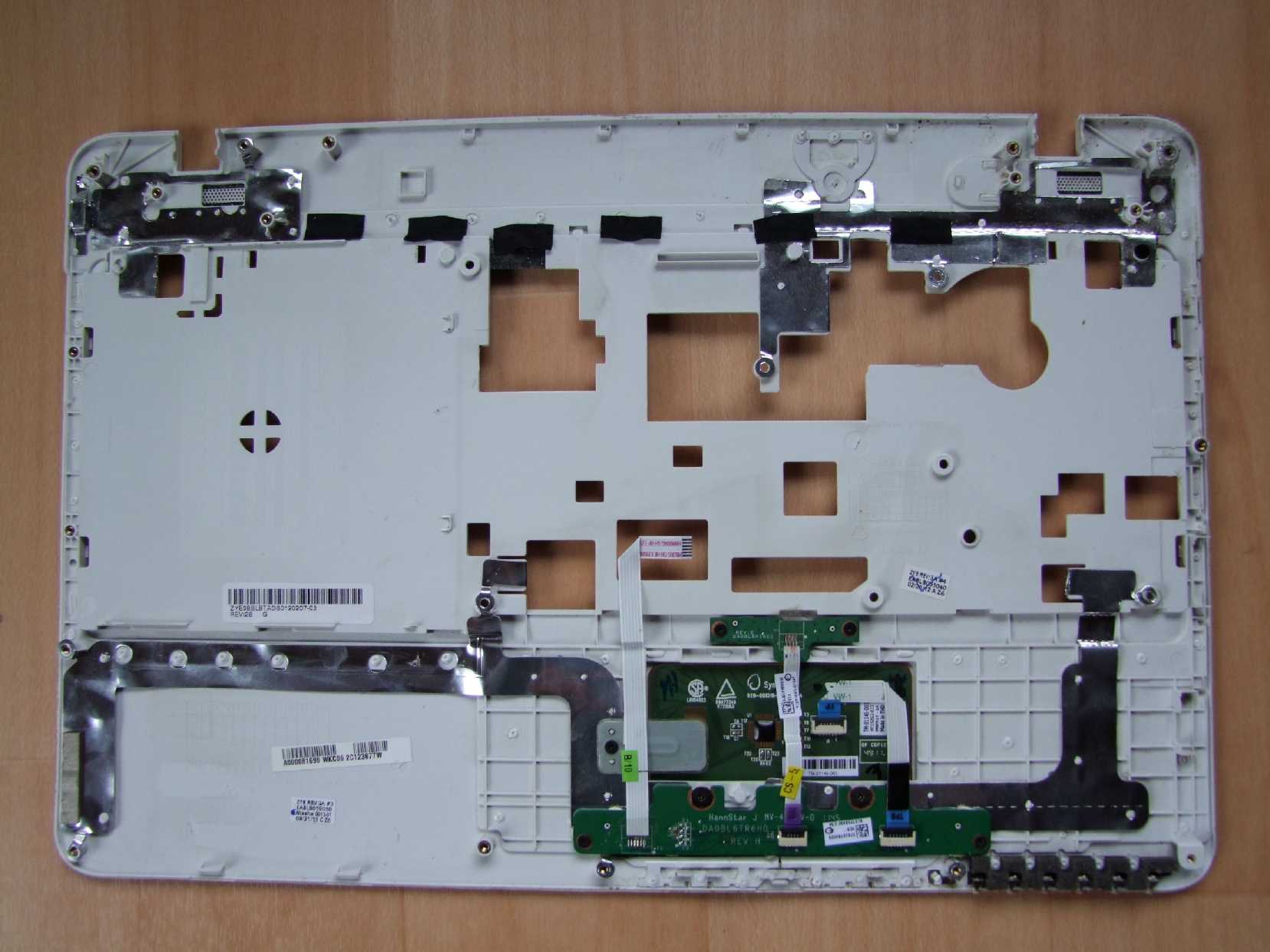 Horní kryt šasi Palmrest Touchpad Toshiba Satellite L750 L755 L750D L755
