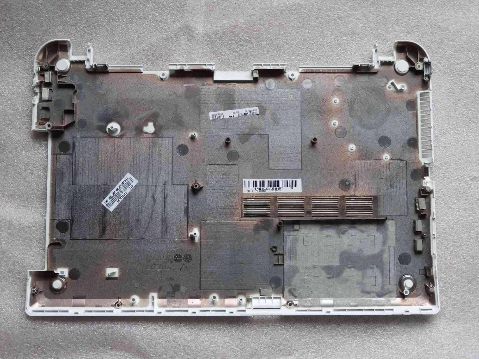 Spodní kryt šasi Toshiba Satellite L50-B L50D L50D-B L50T-B A000300780