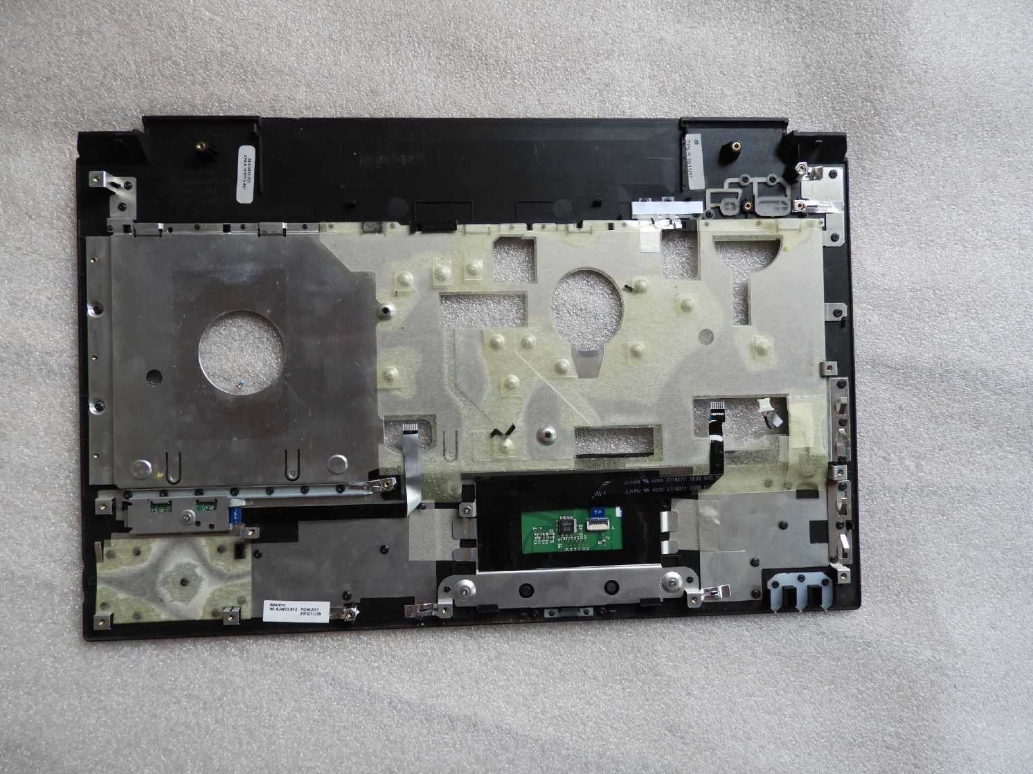 Palmrest Touchpad ŠASI Kryt Lenovo Ideapad B560