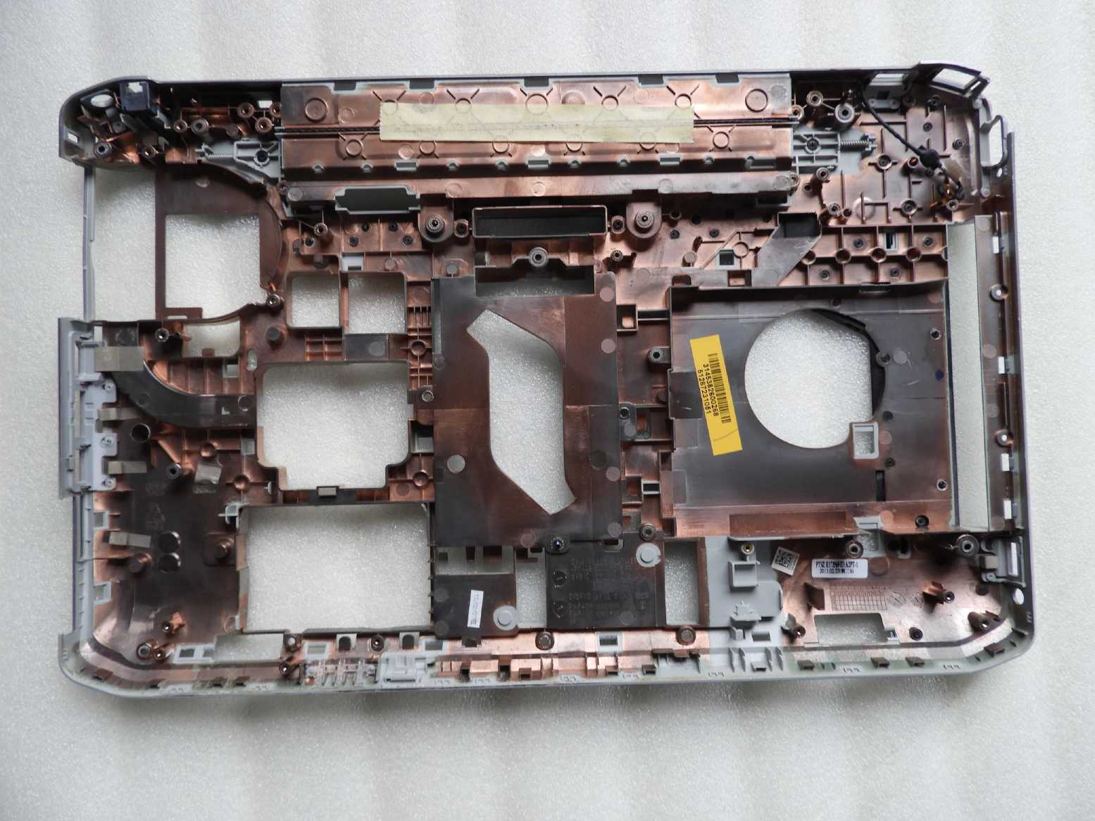 Spodní kryt šasi vana Dell Latitude E5530