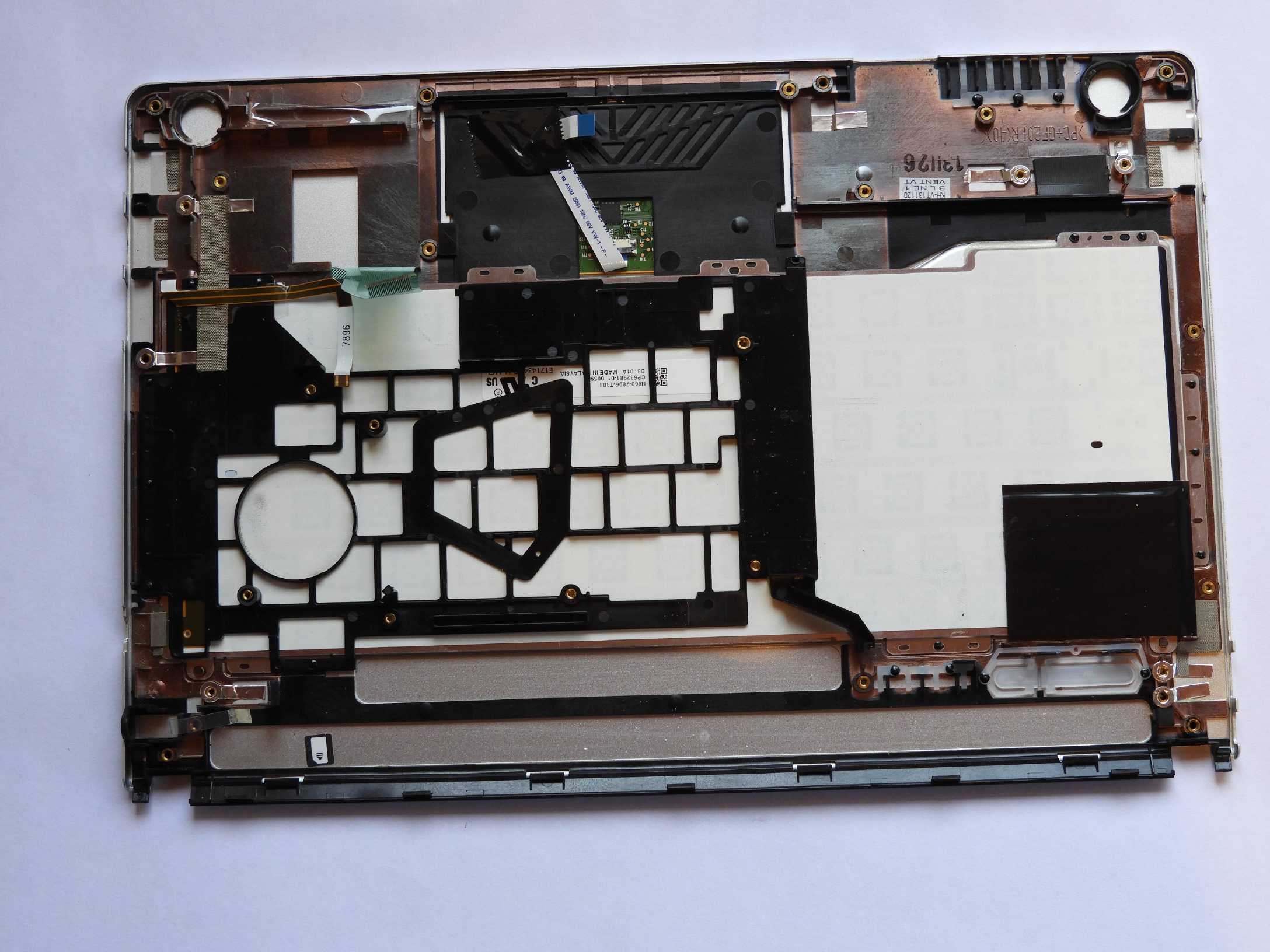 Horní kryt šasi Palmrest Touchpad Fujitsu Lifebook S904