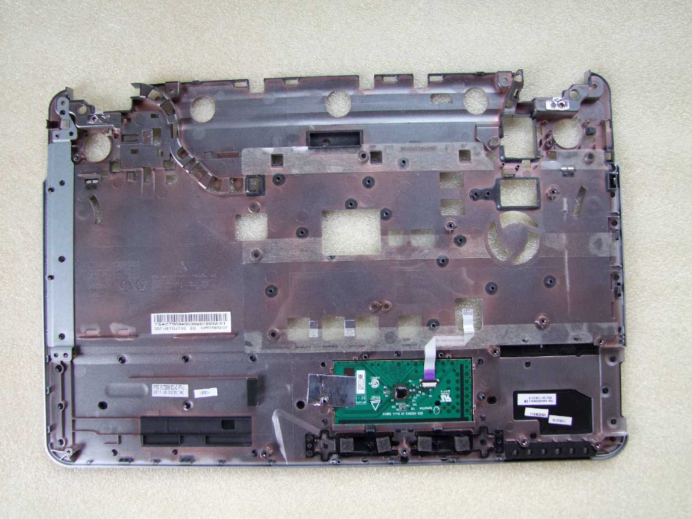 Horní kryt šasi Palmrest Touchpad Fujitsu LifeBook AH531