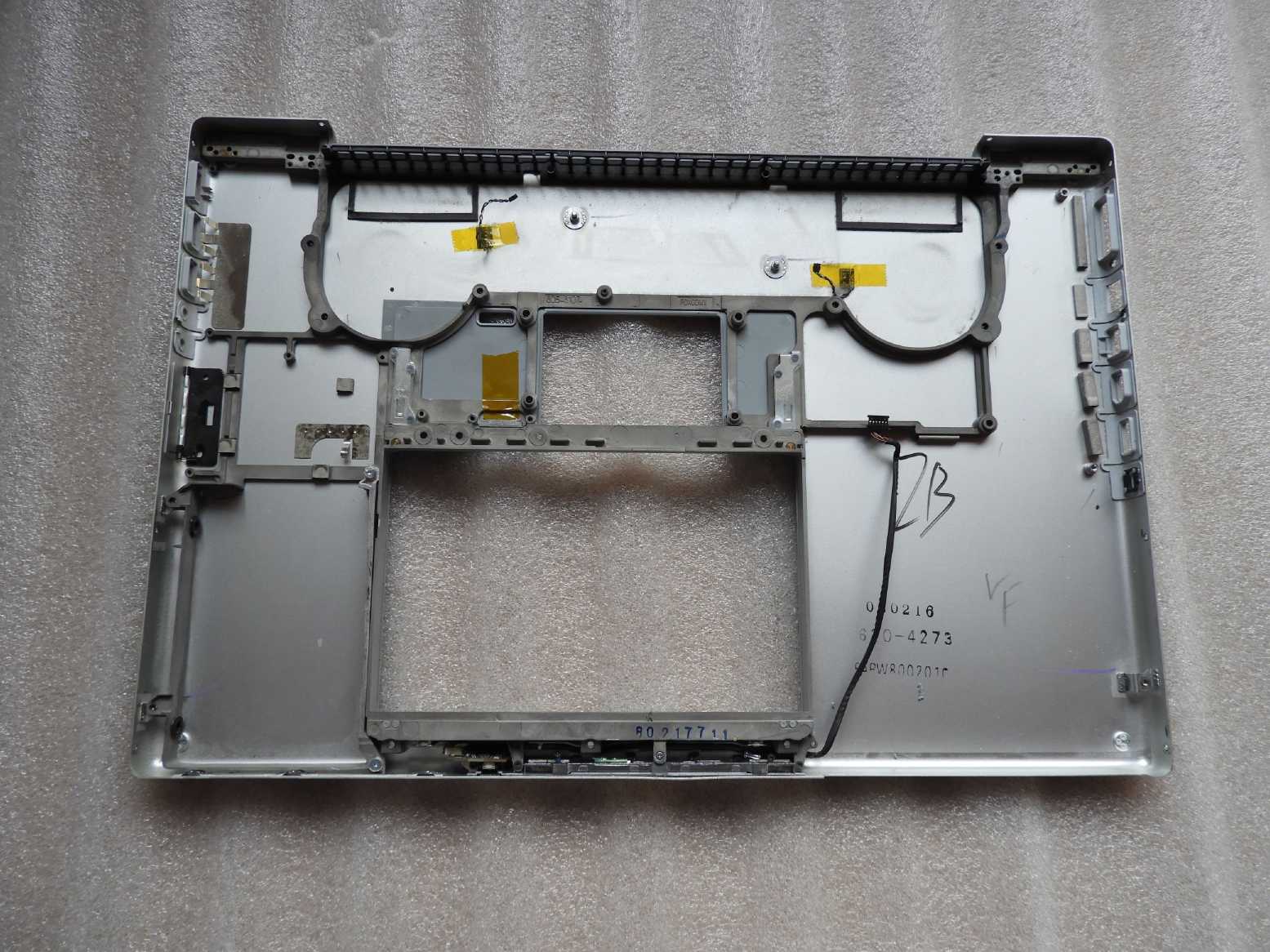Spodní kryt šasi Vana Apple MacBook Pro 2008 17" A1261