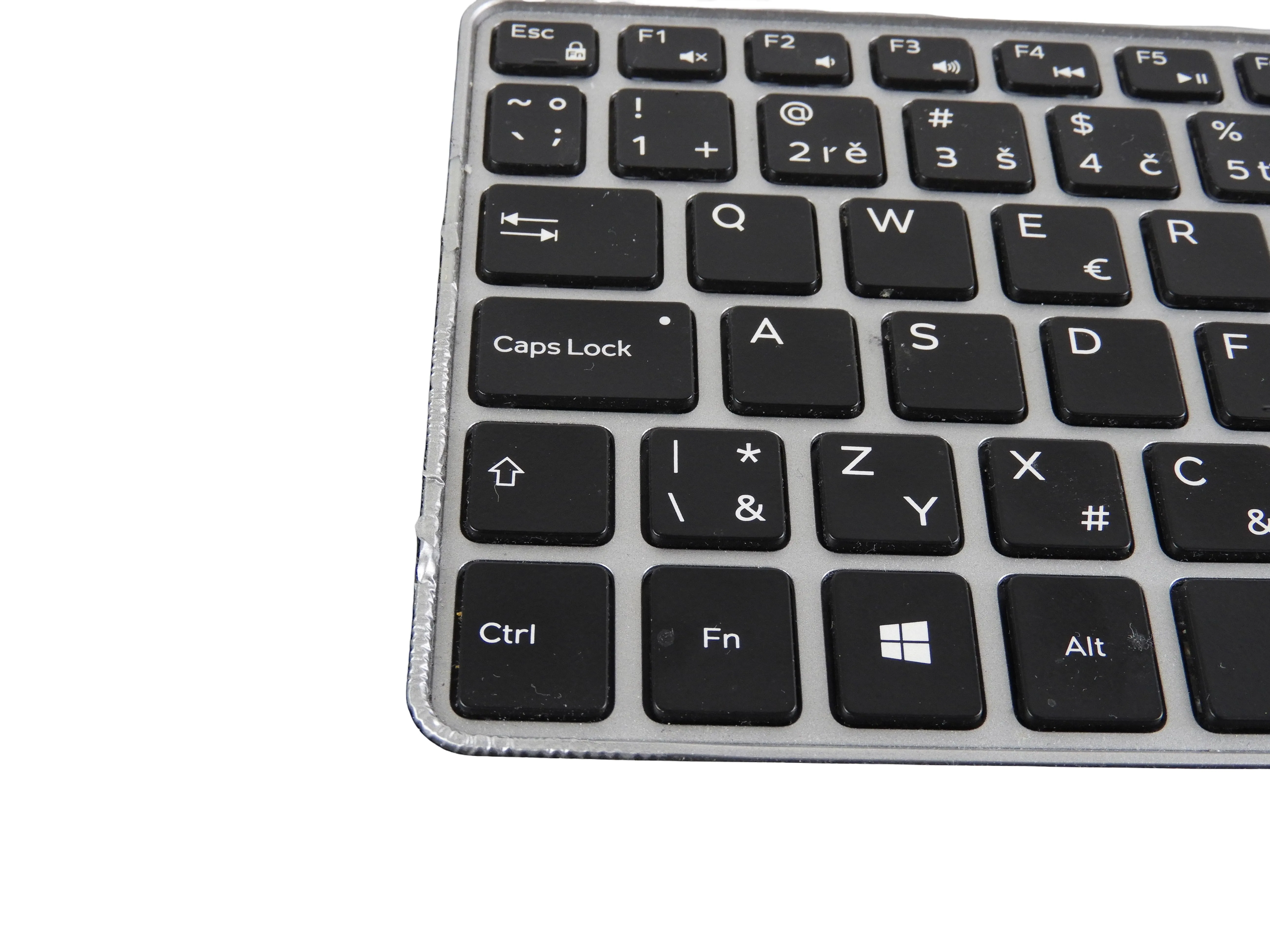 Palmrest s cz podsvícenou klávesnicí a touchpadem Dell Inspiron 13 7348 2in1, 7347