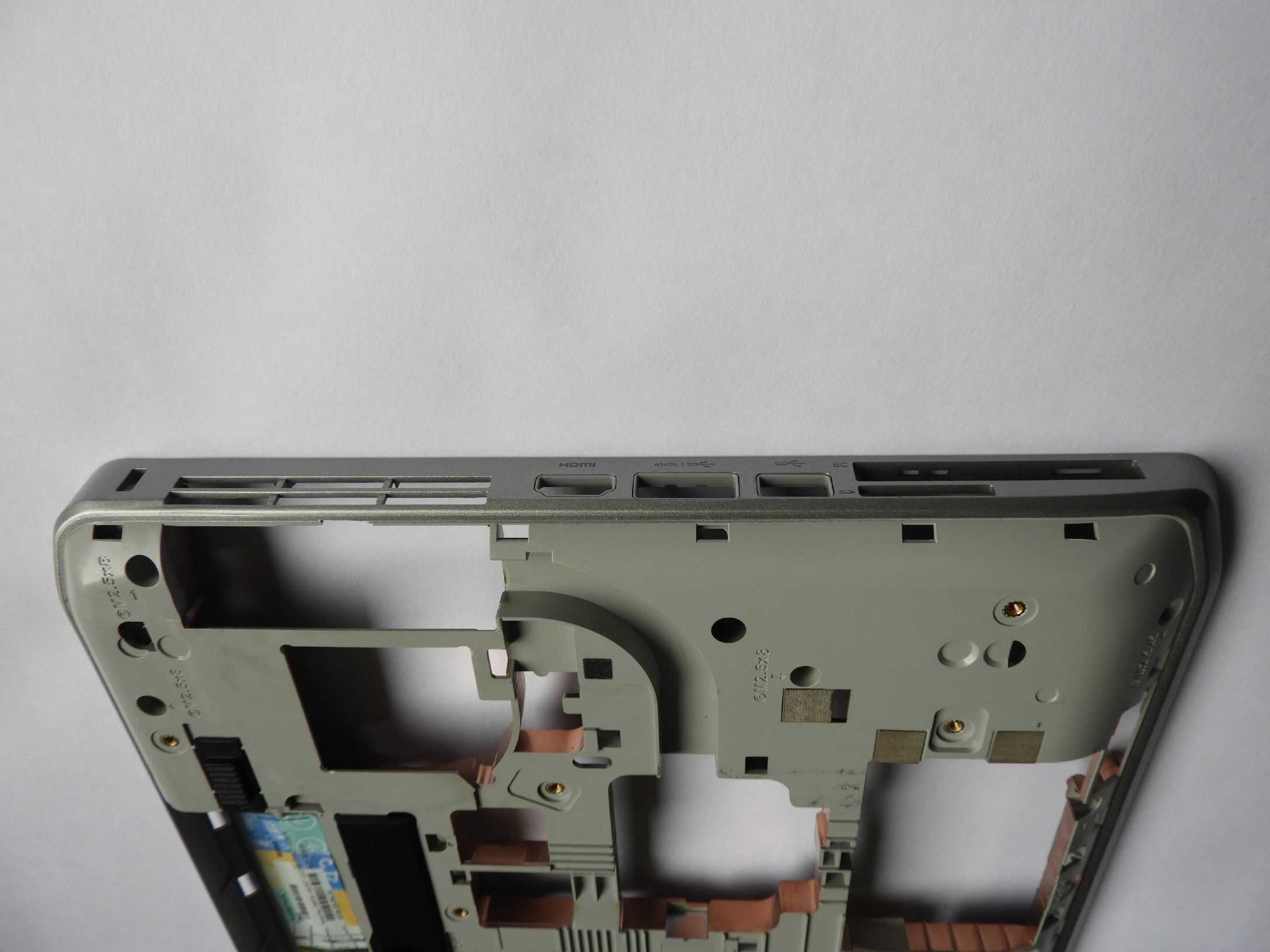 Spodní kryt šasi vana Dell Latitude E5530