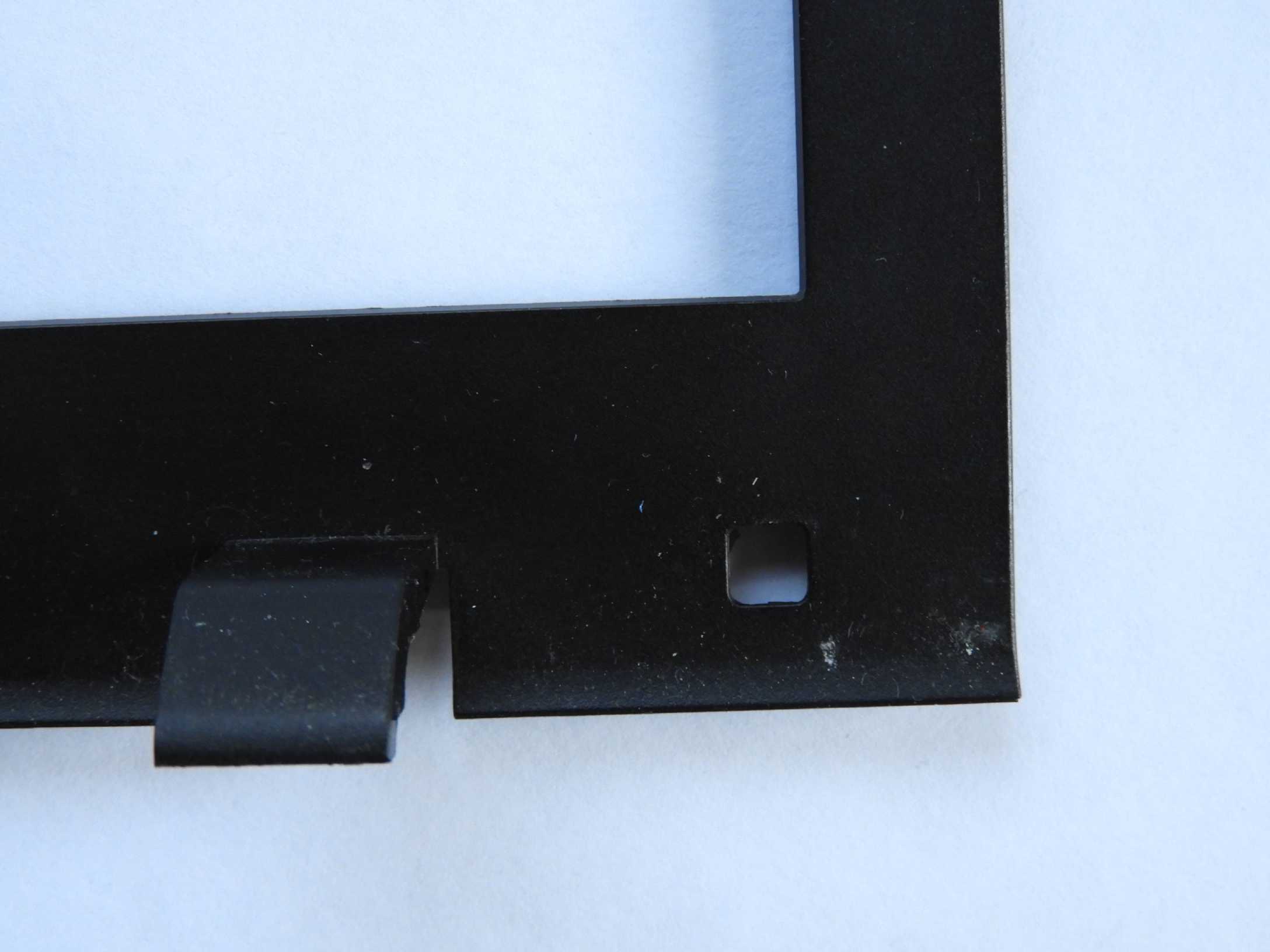 Bezel přední kryt šasi Lenovo IdeaPad G700 G710