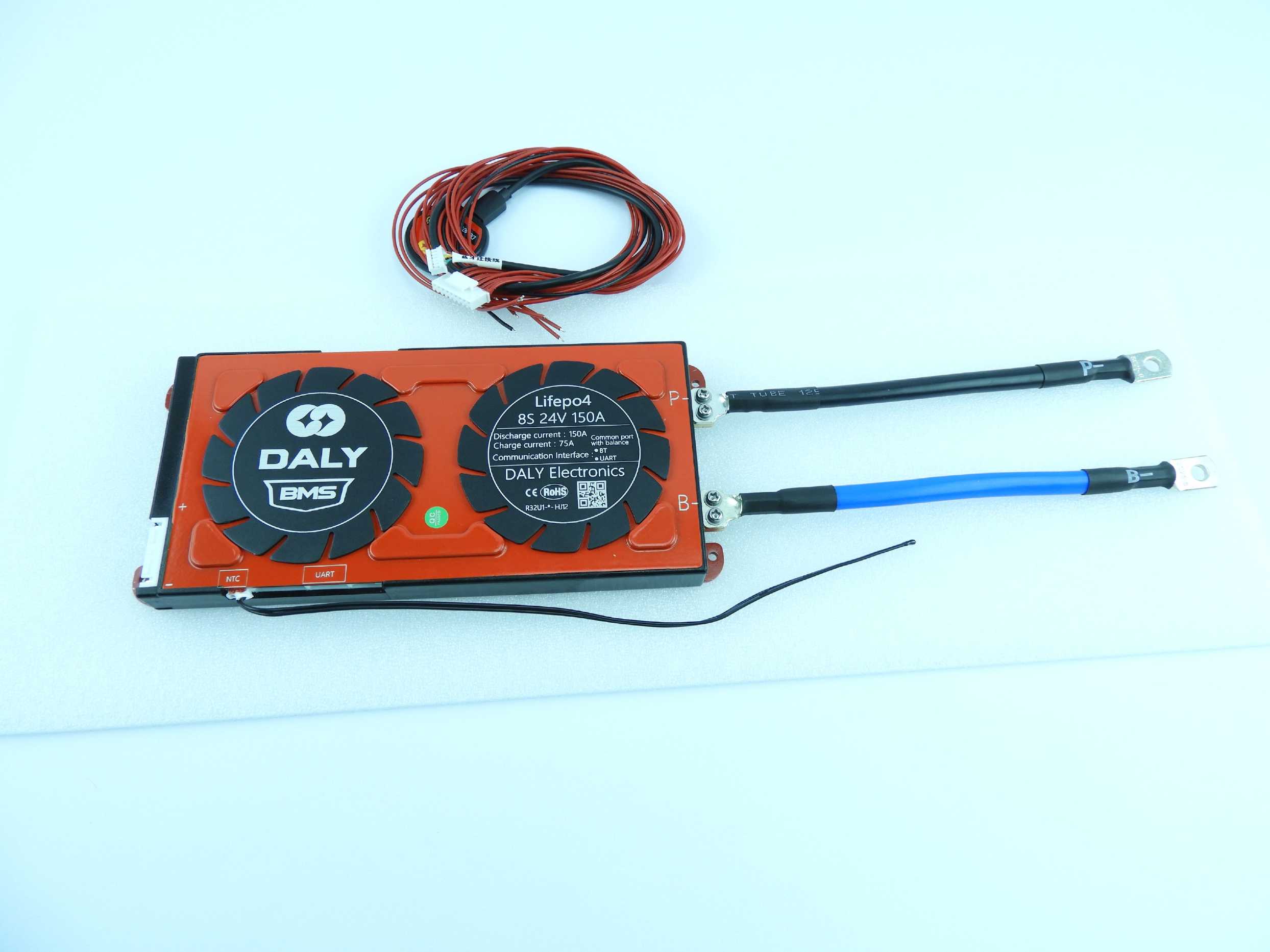Daly Smart Bms 8s 24v 150A LifePo4 balancer