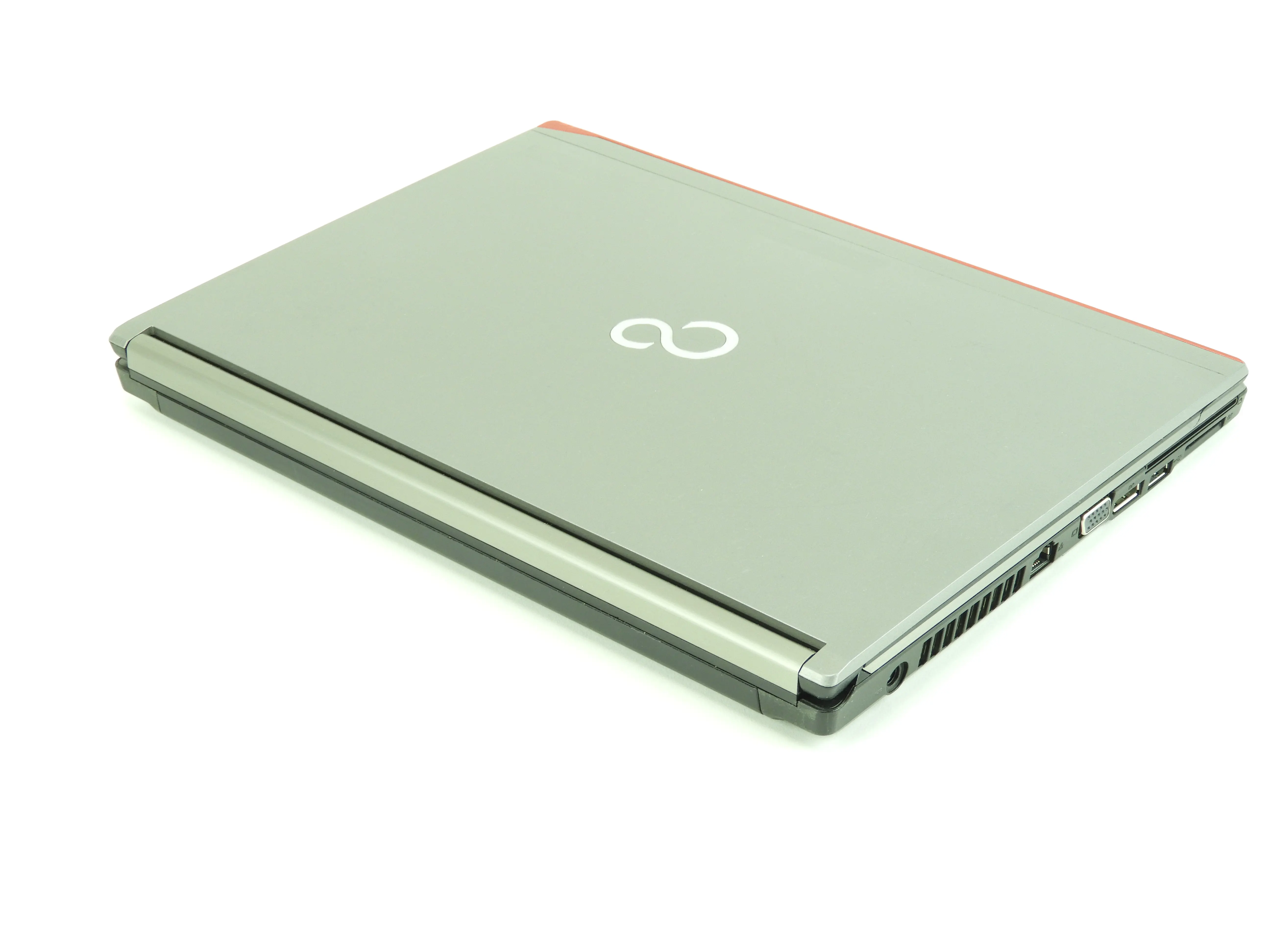 14" Fujitsu Lifebook E736 i5-6200u 512gb ssd 8gb ram DDR4