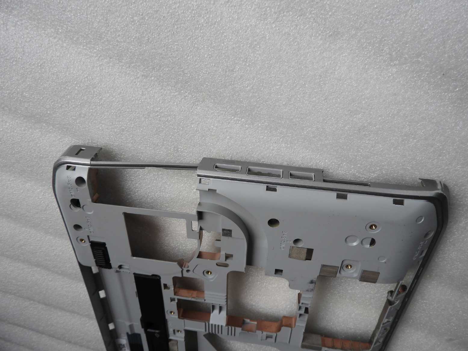 Spodní kryt šasi vana Dell Latitude E5530