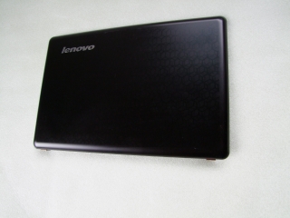 Zadní kryt LCD Šasi Lenovo Ideapad Y550
